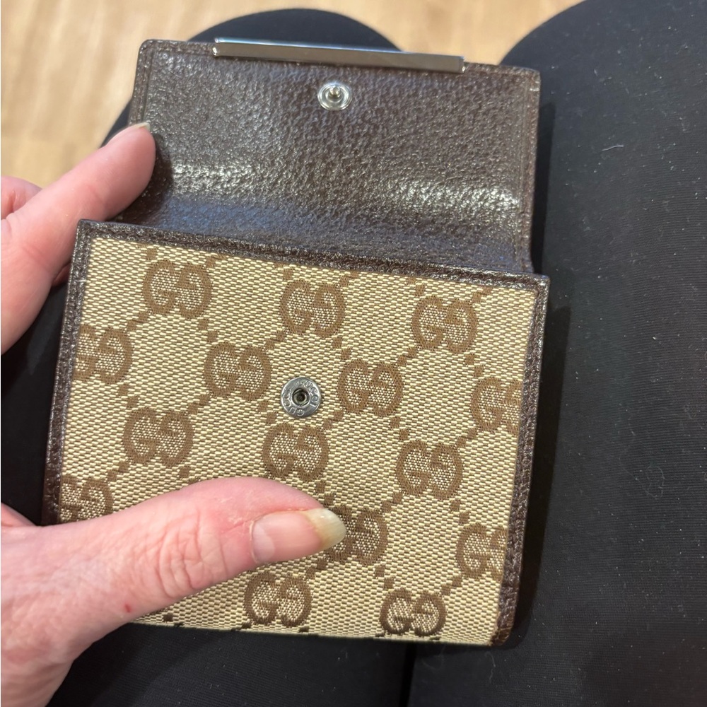 Gucci Tan and Brown Monogram Wallet - Picture 2 of 16